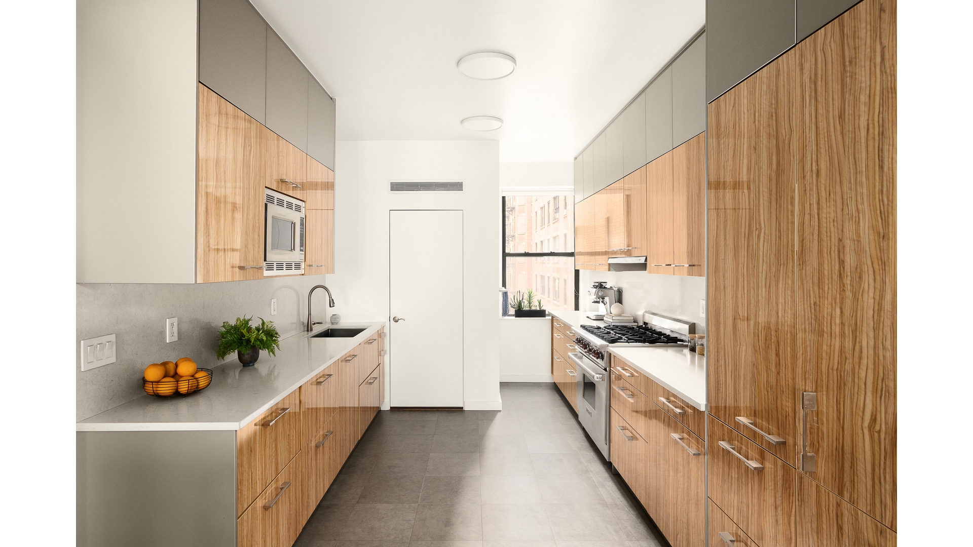 137 Riverside Drive, #2DE/1CD - The Clarendon