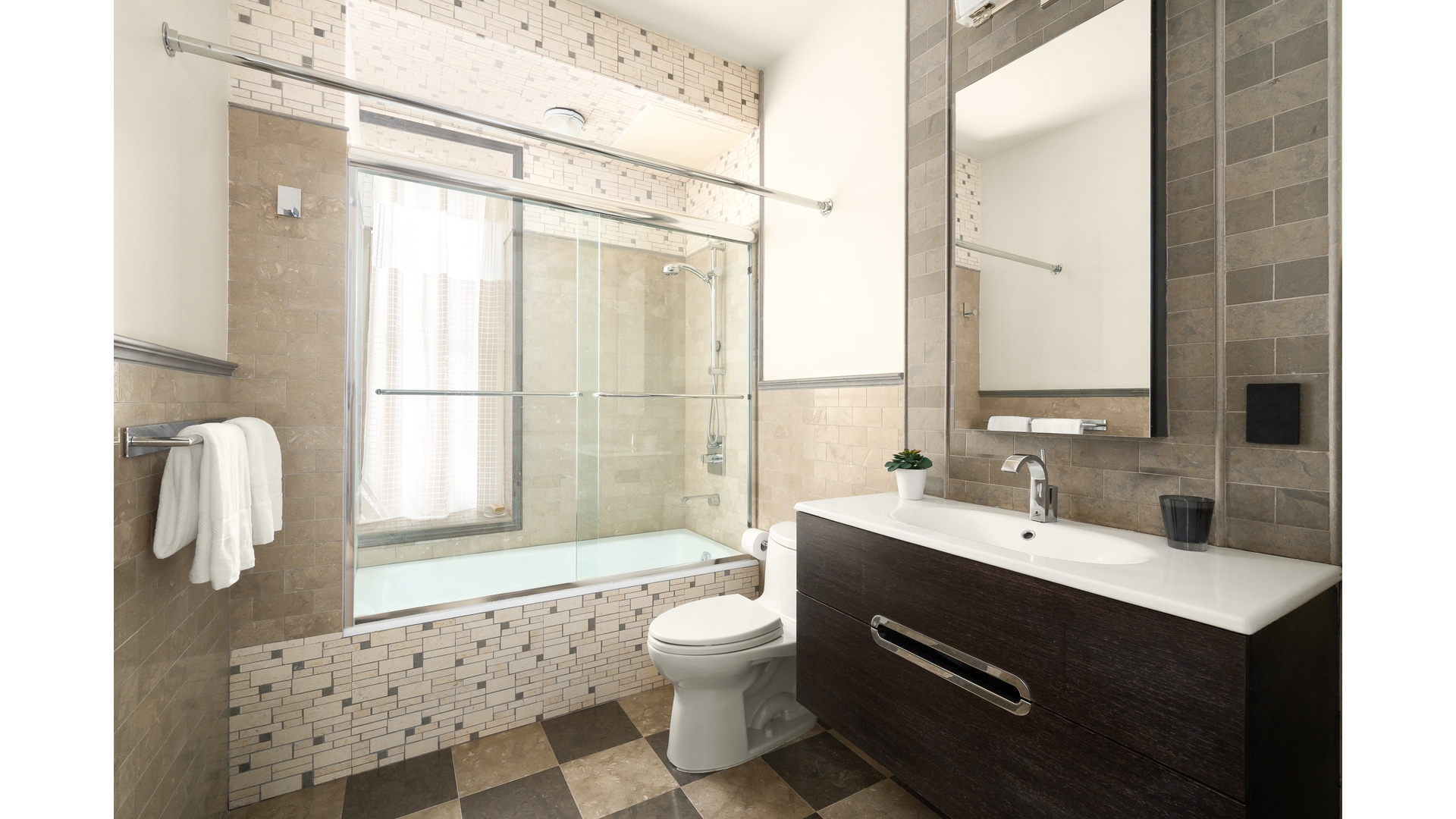 137 Riverside Drive, #2DE/1CD - The Clarendon