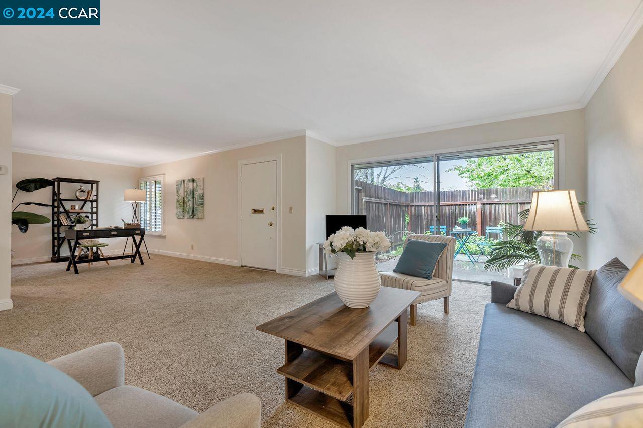 1904 Ptarmigan Dr # 2