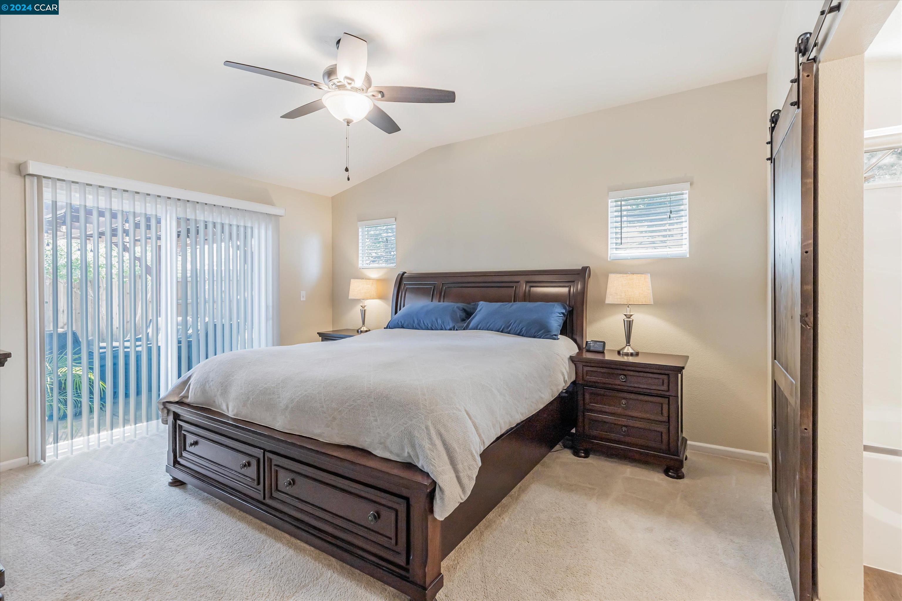 2811 Swallowview Dr