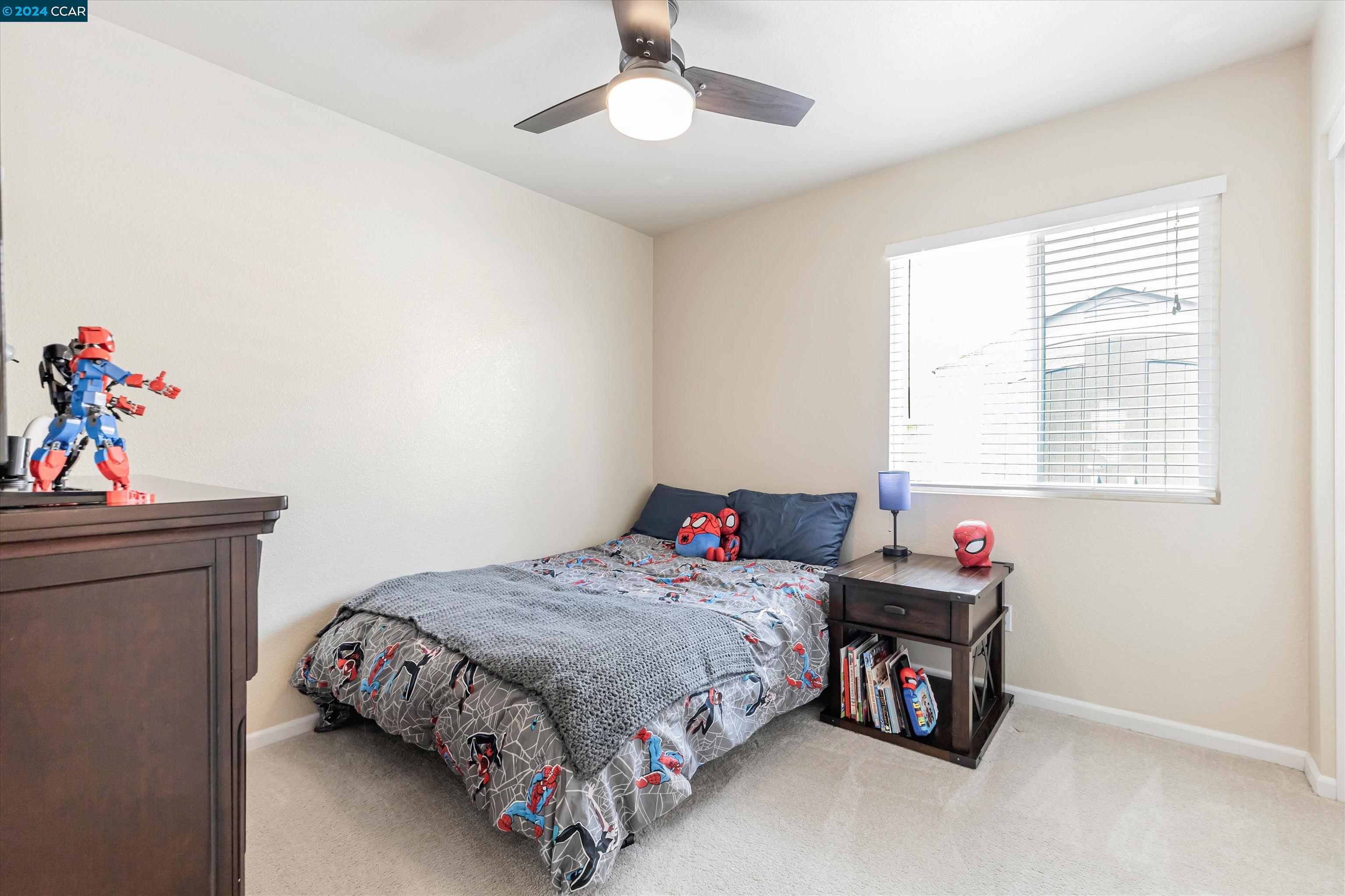 2811 Swallowview Dr