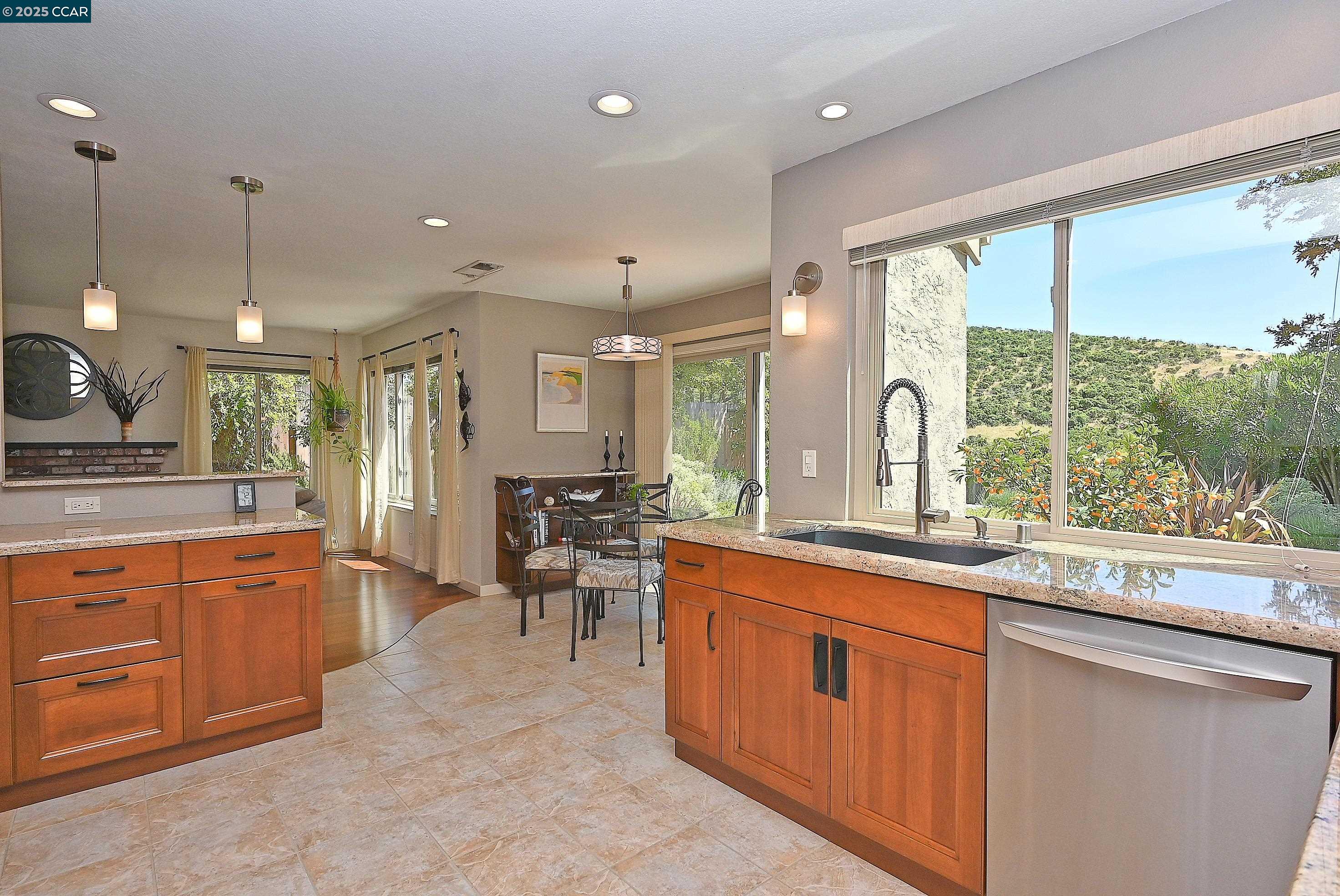 594 Morning Glory Dr