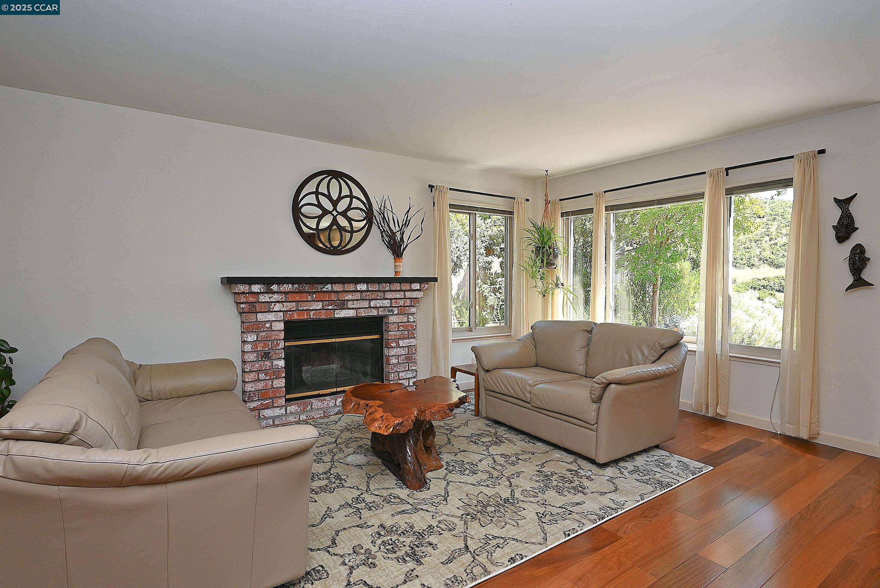 594 Morning Glory Dr