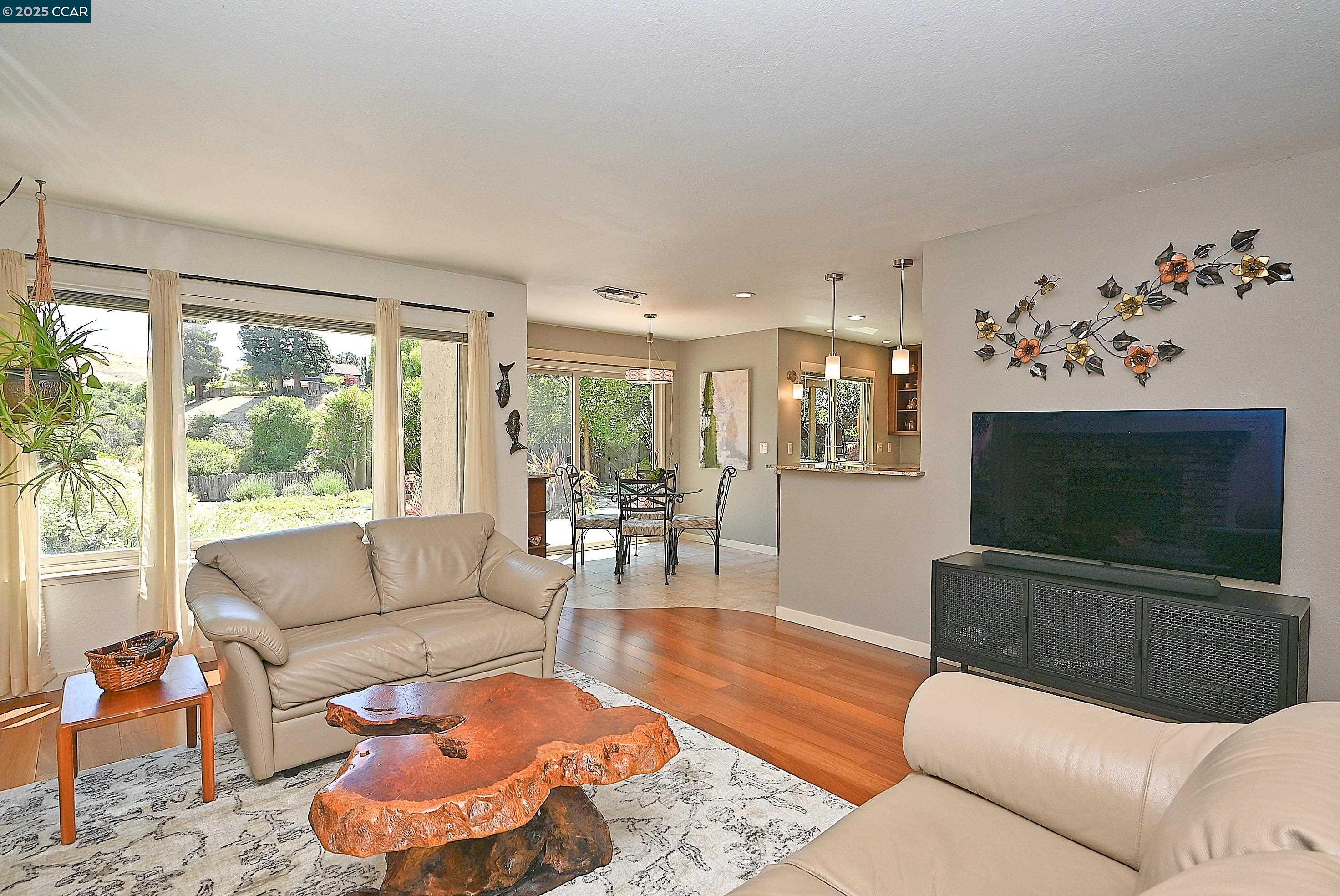 594 Morning Glory Dr
