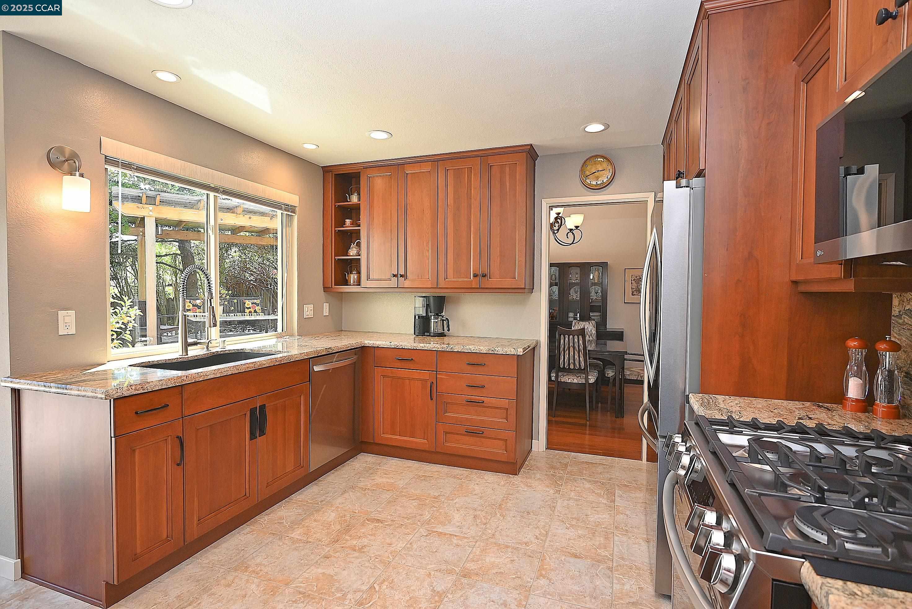 594 Morning Glory Dr