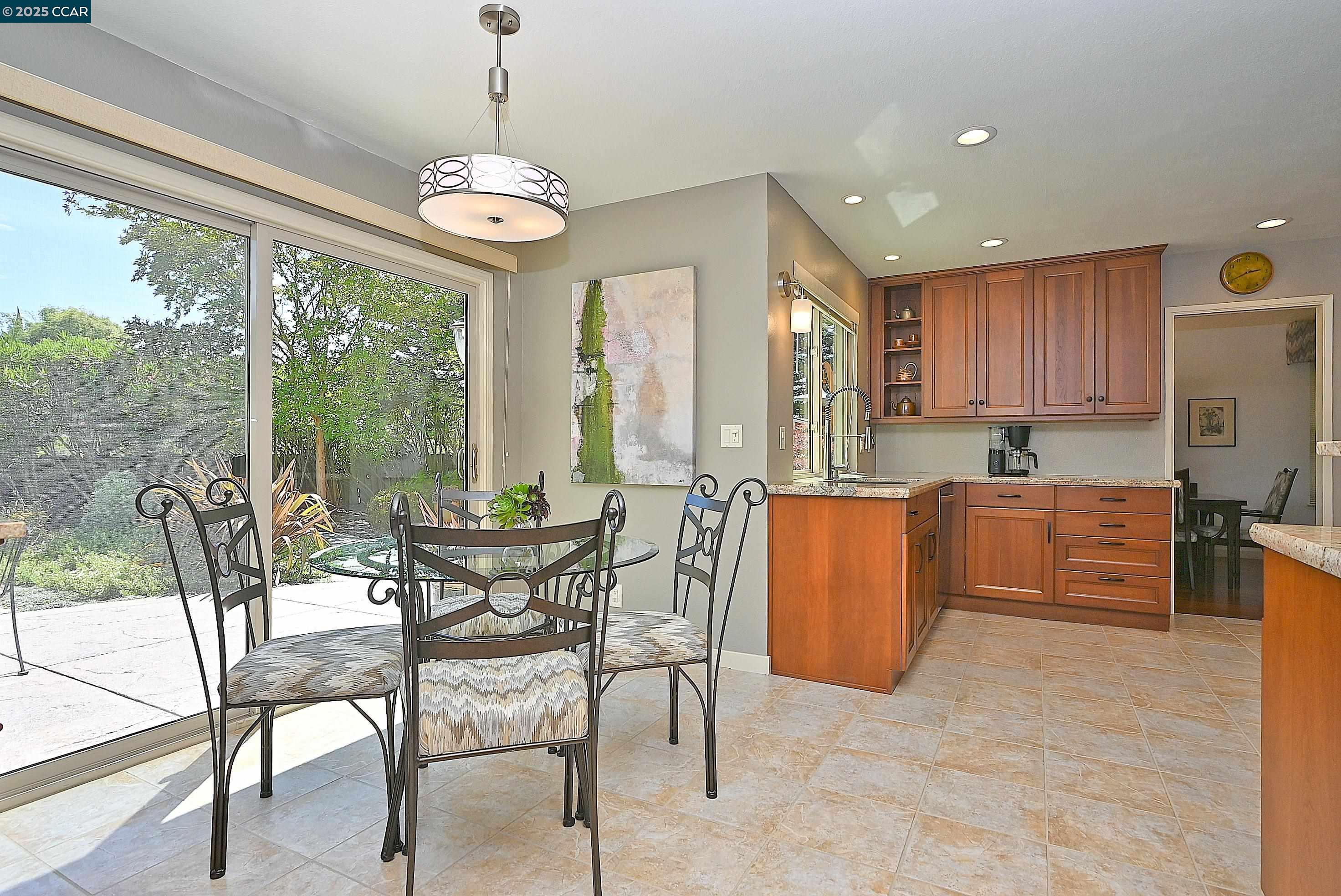 594 Morning Glory Dr