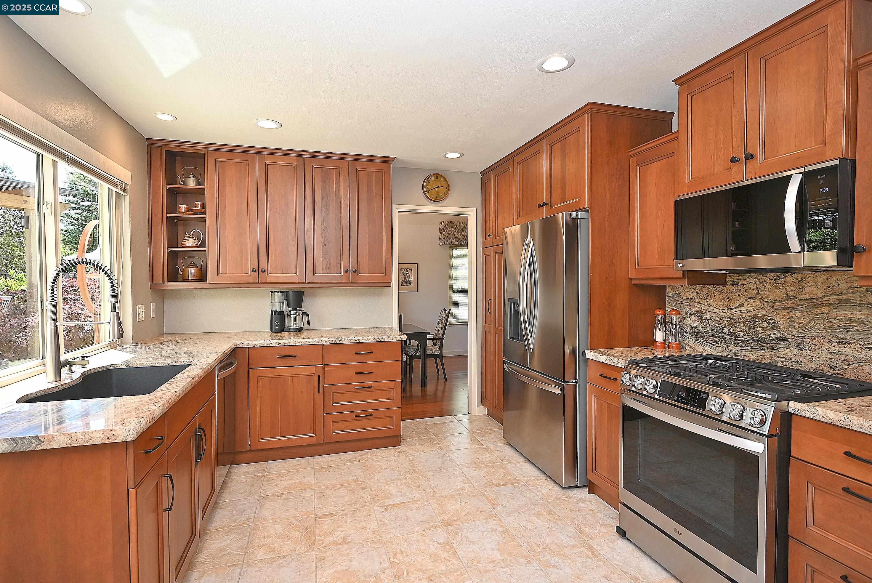 594 Morning Glory Dr