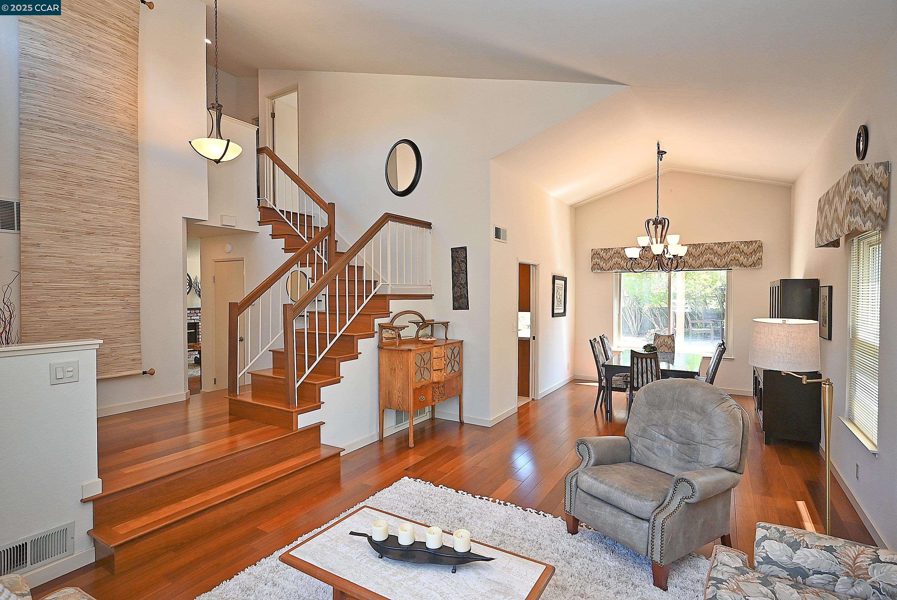 594 Morning Glory Dr