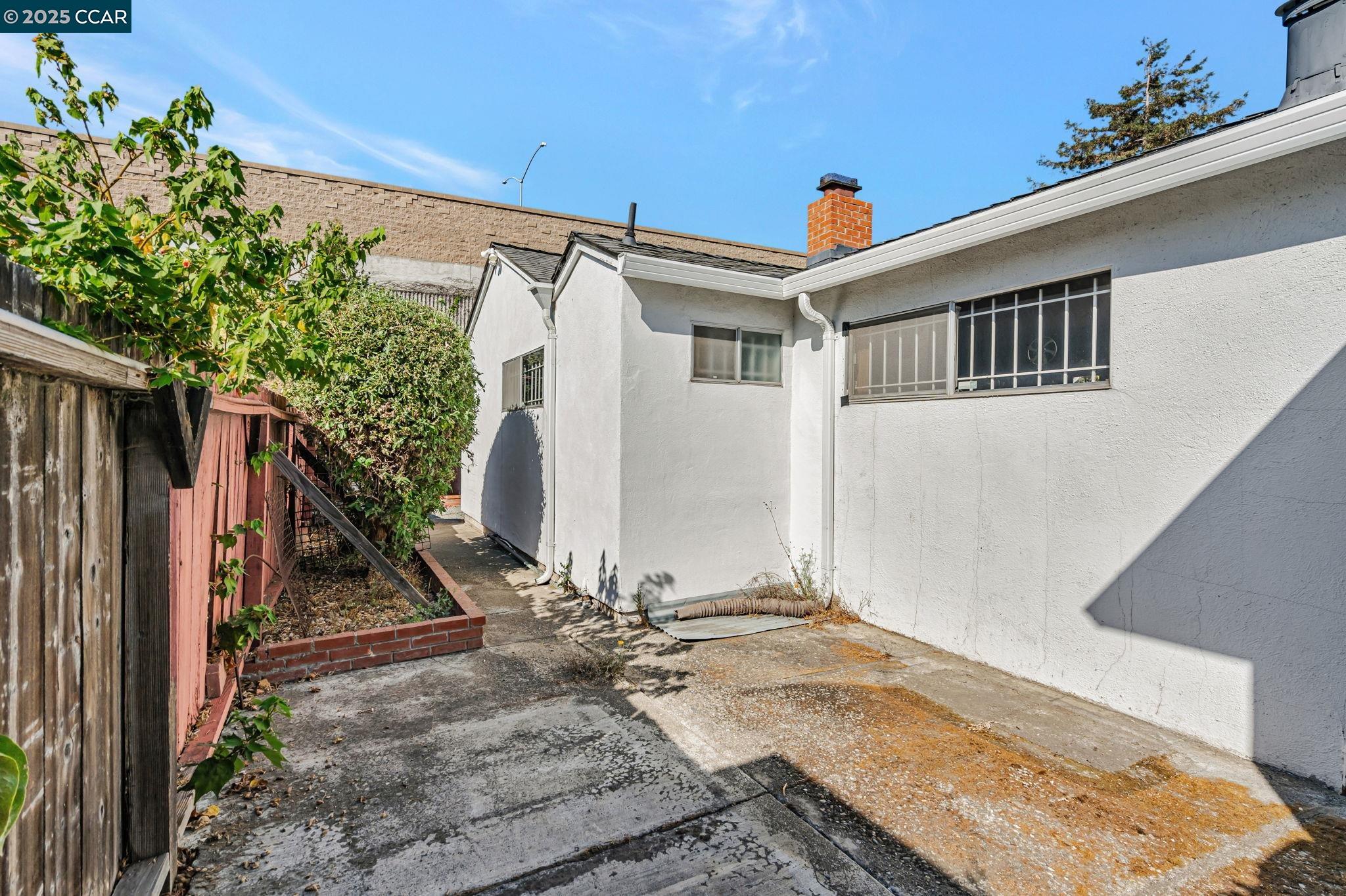 240 Ano Ave