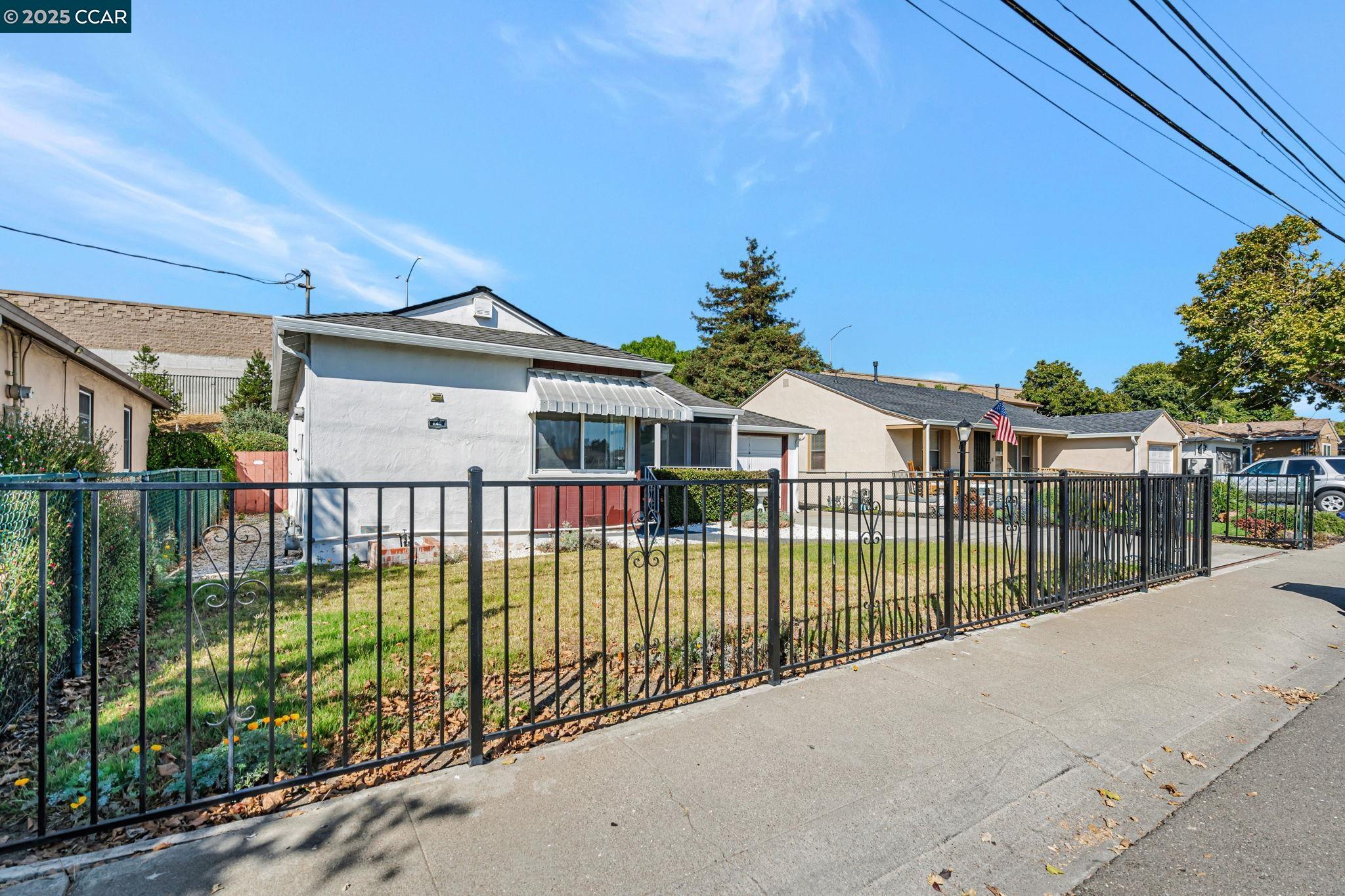 240 Ano Ave