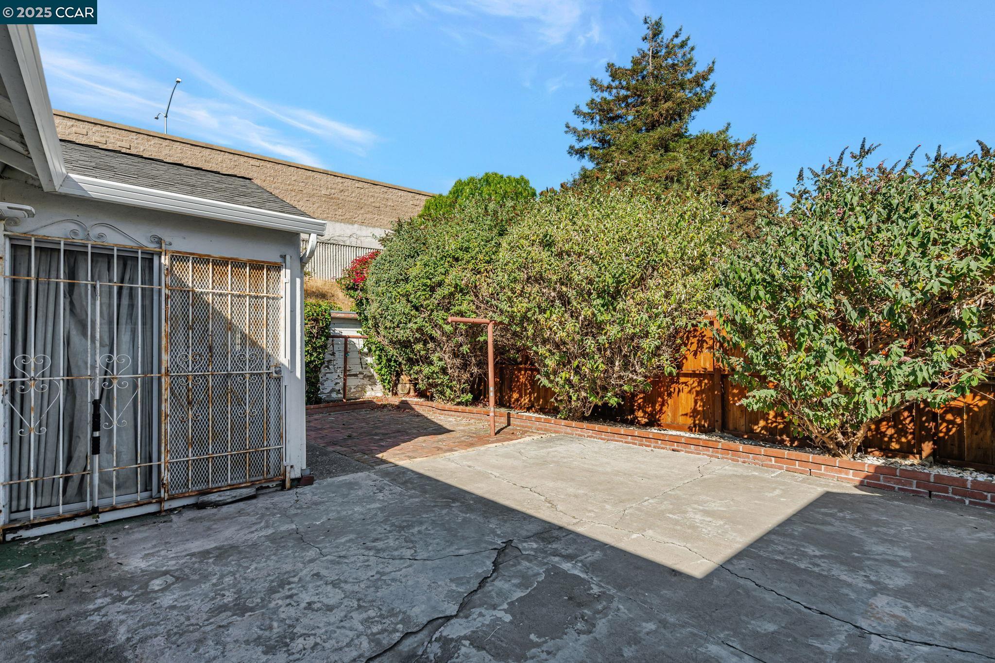 240 Ano Ave