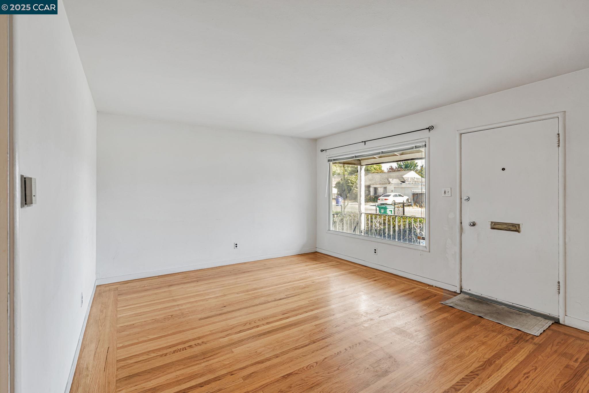 240 Ano Ave