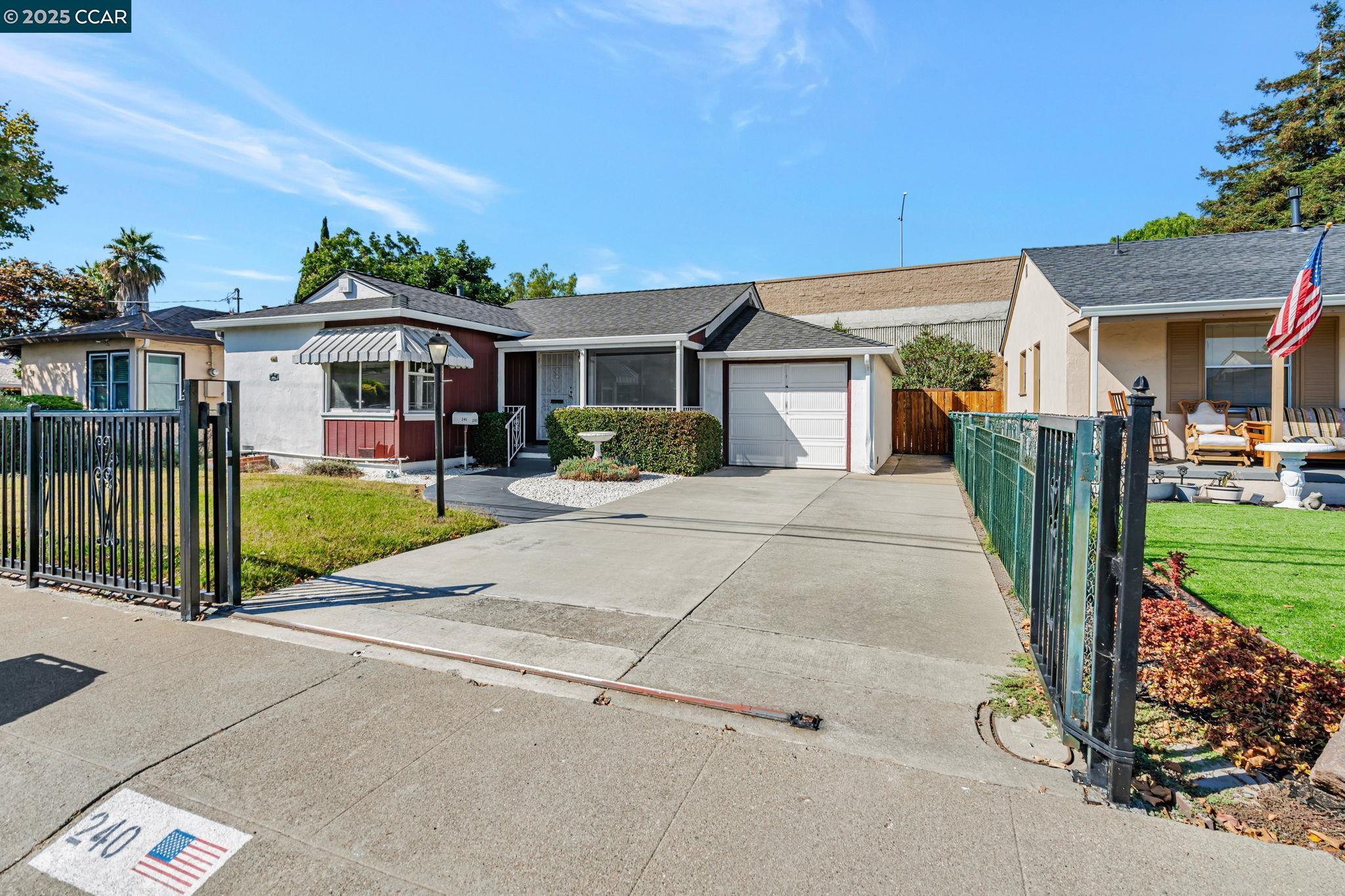 240 Ano Ave