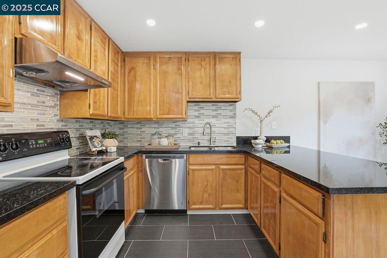 57 Parkview Ter, San Pablo