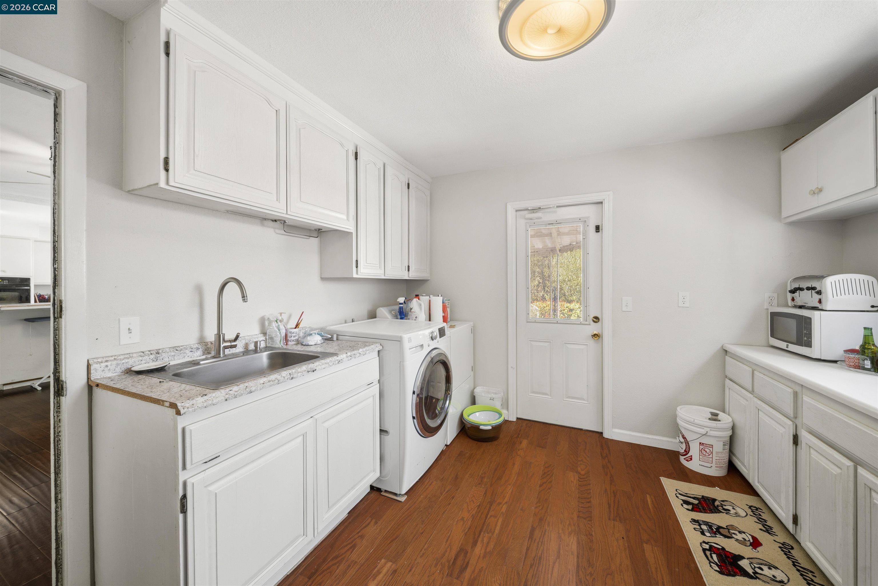 732 Moraga Rd