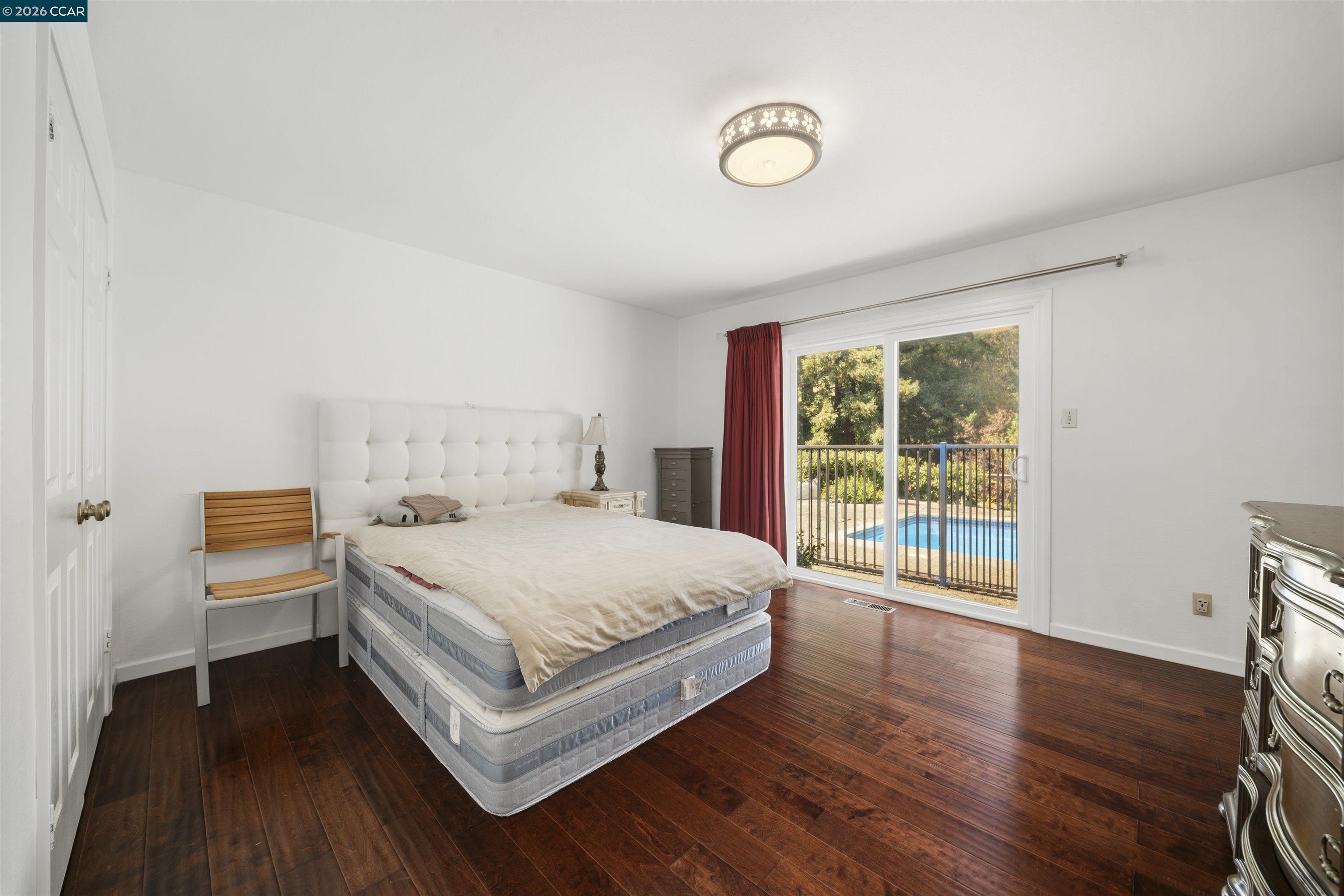 732 Moraga Rd