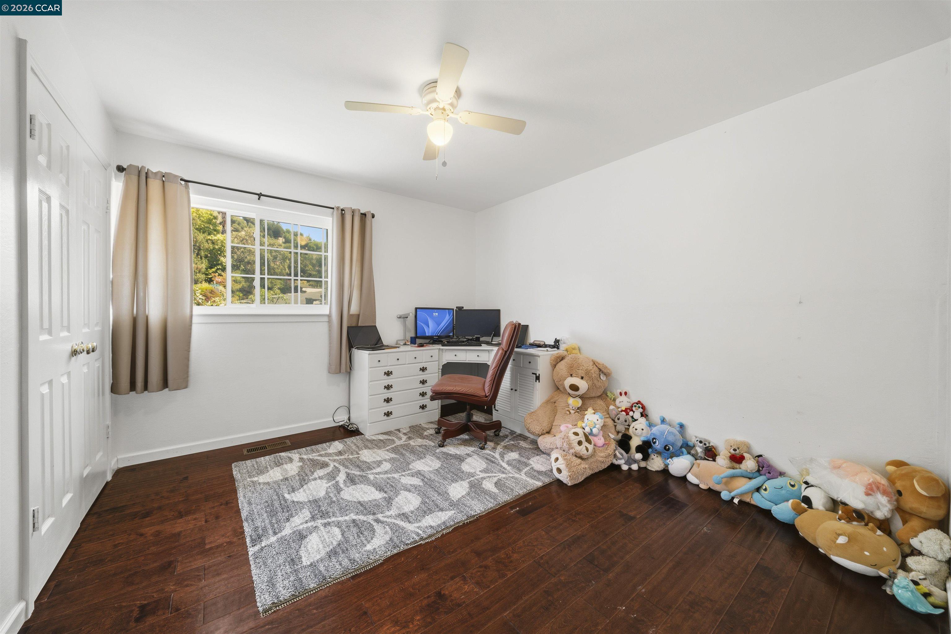 732 Moraga Rd