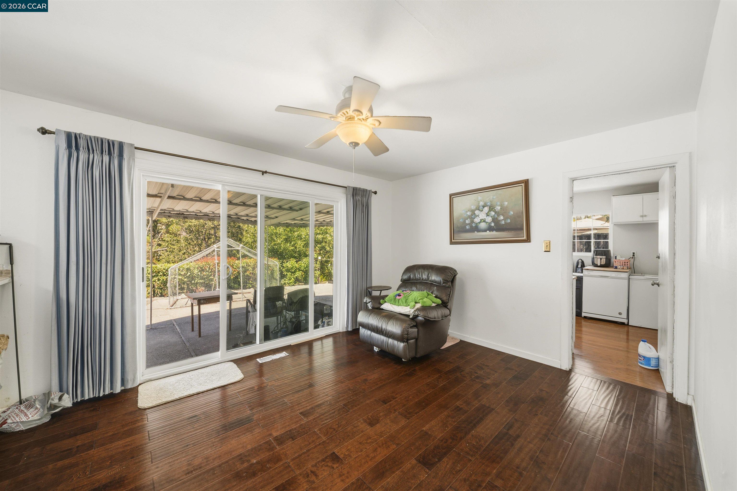 732 Moraga Rd