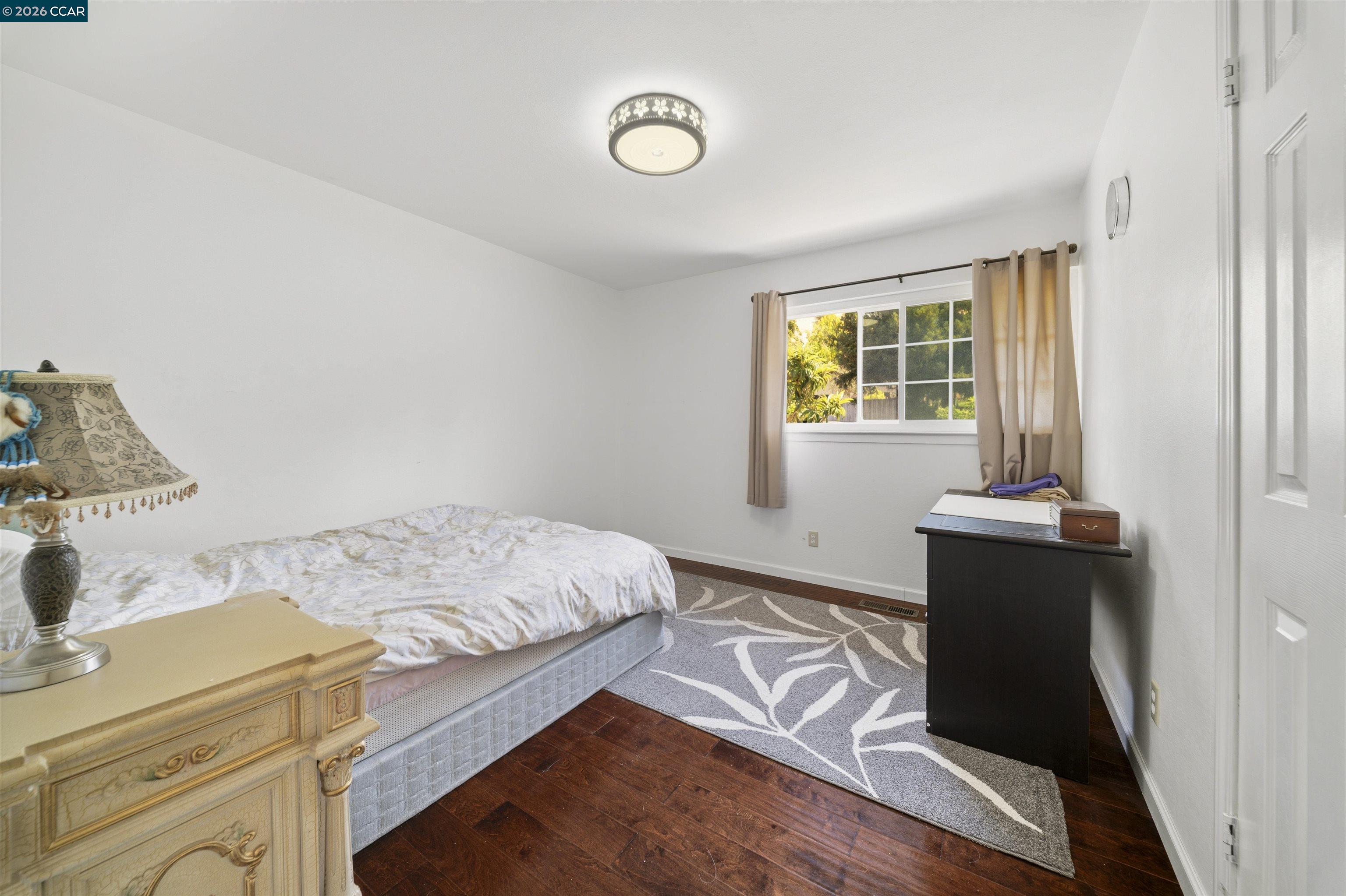 732 Moraga Rd