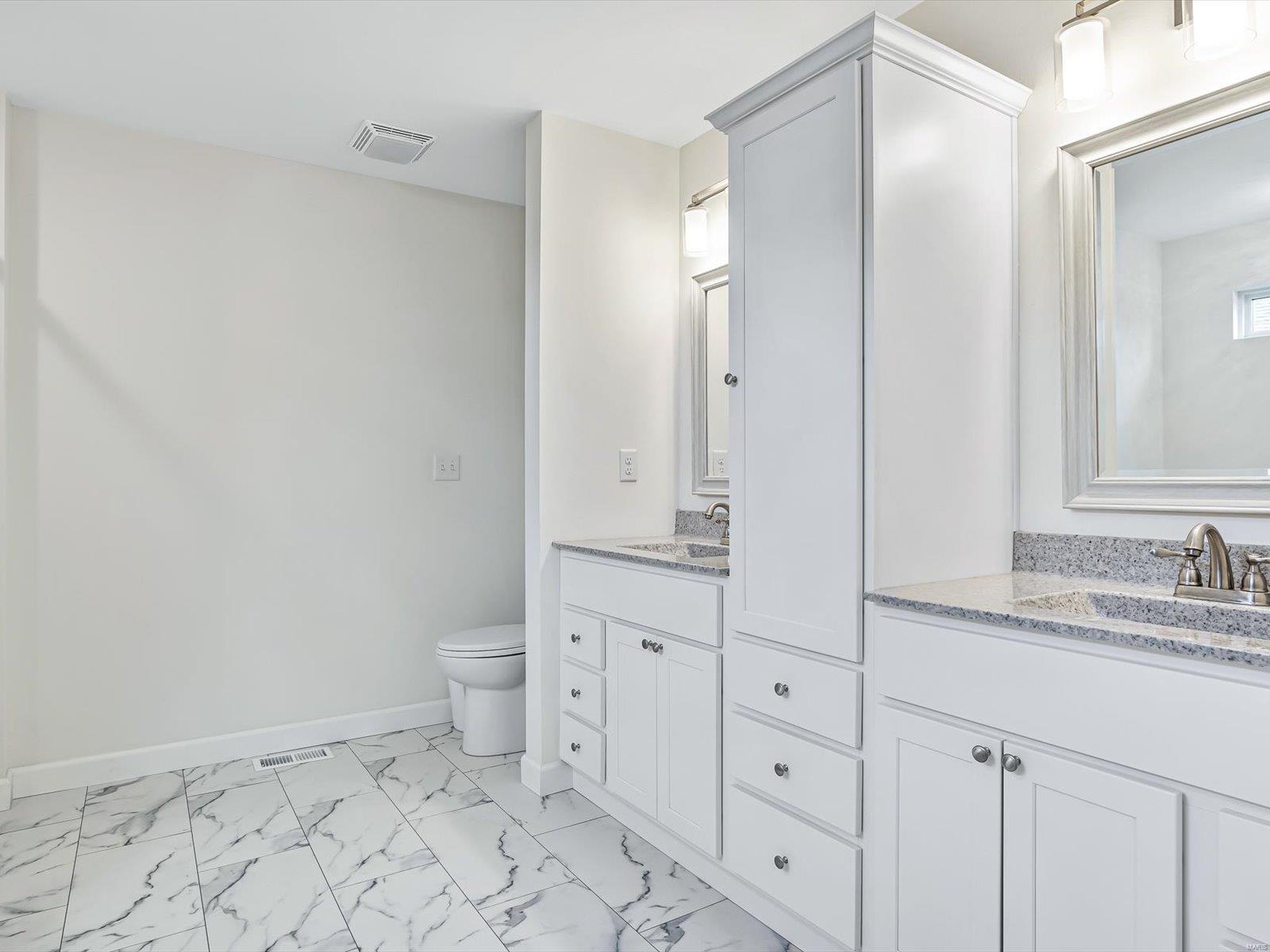 307 Independence Avenue