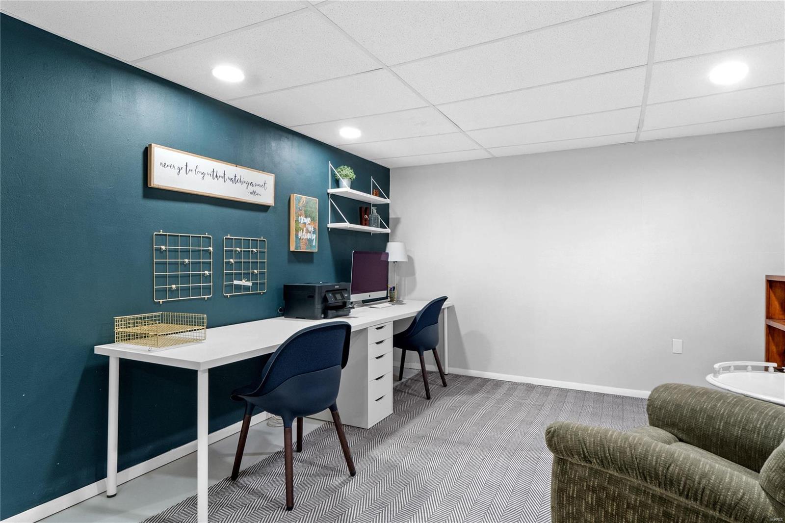 530 W Parkview Drive