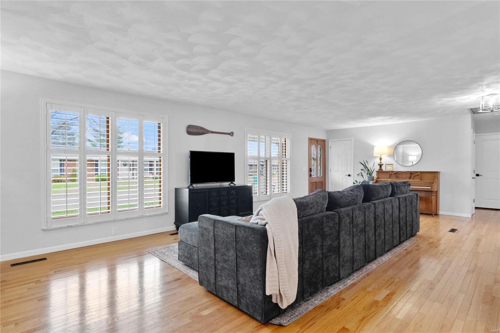 530 W Parkview Drive