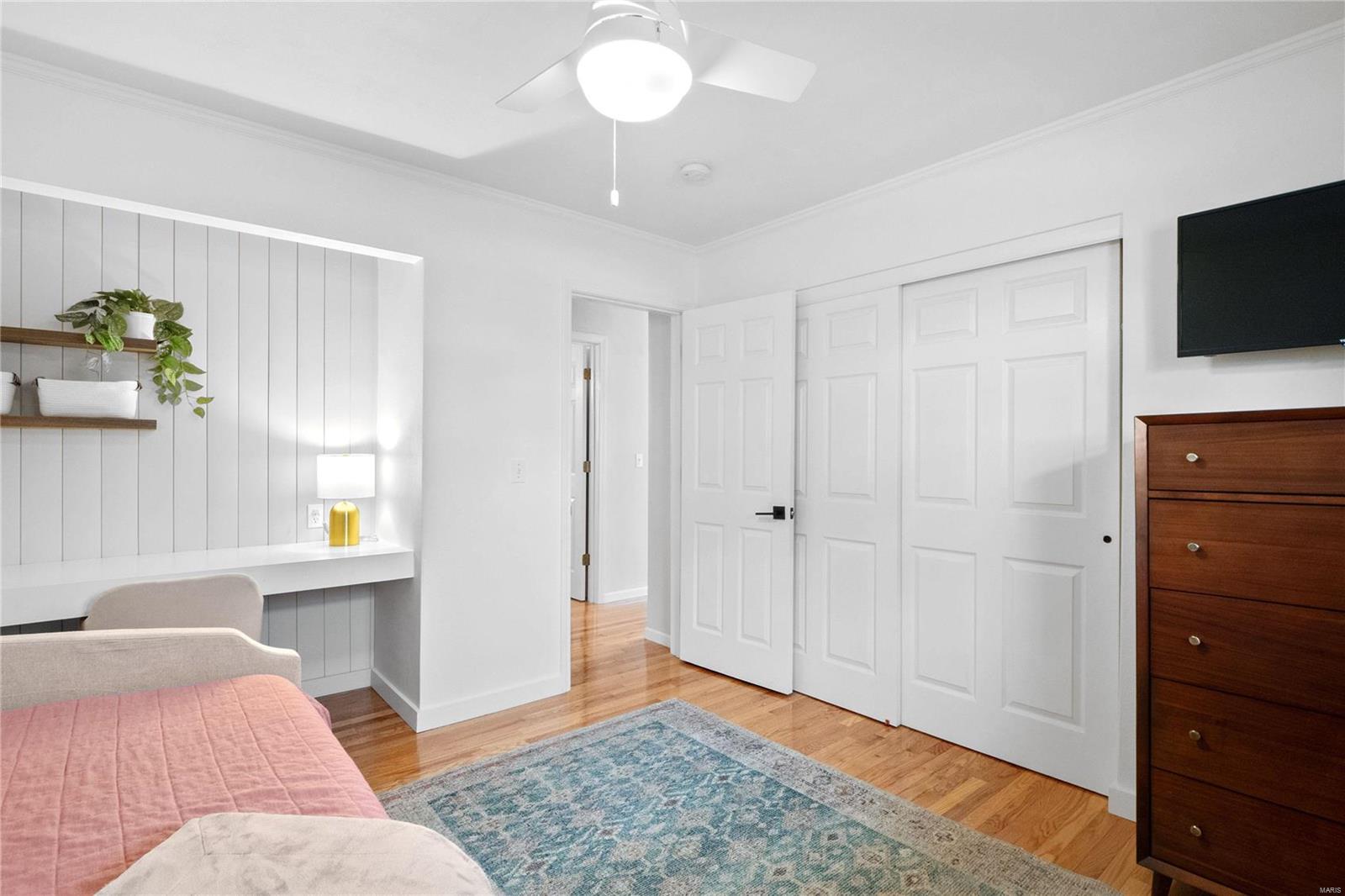 530 W Parkview Drive