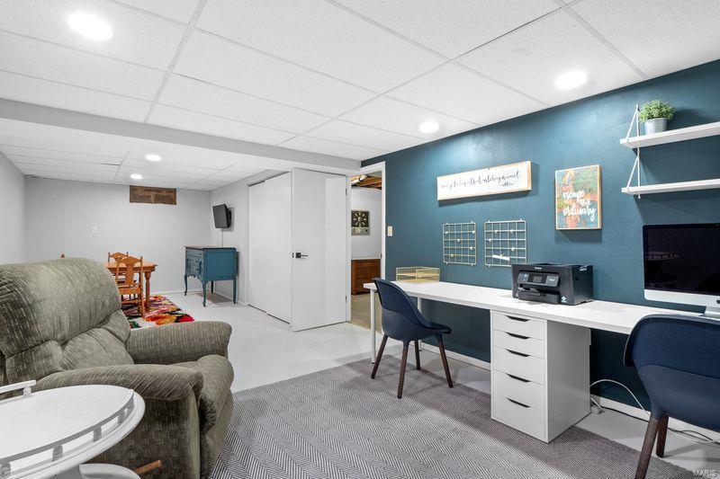 530 W Parkview Drive