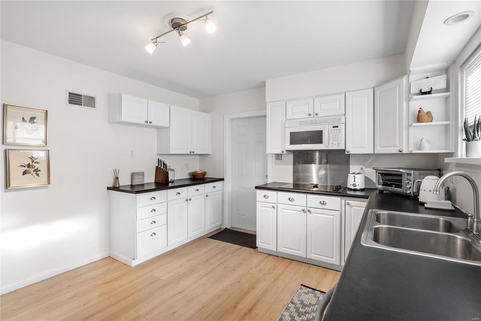 24 Country Squire Lane