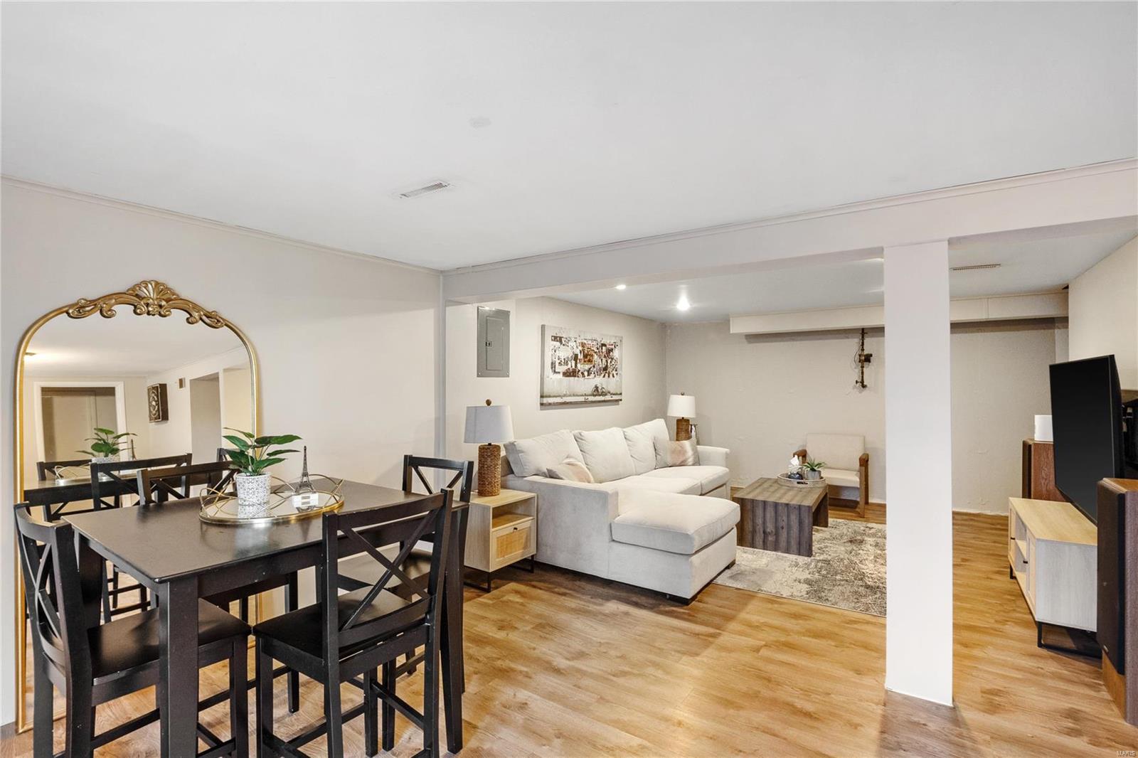 24 Country Squire Lane