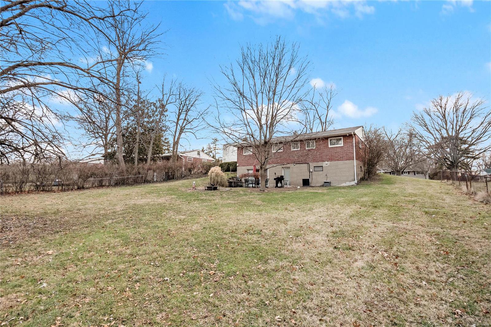 24 Country Squire Lane