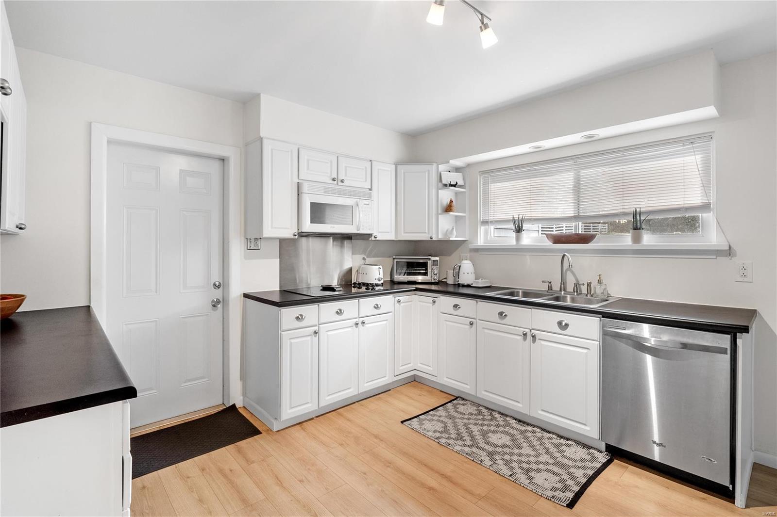 24 Country Squire Lane