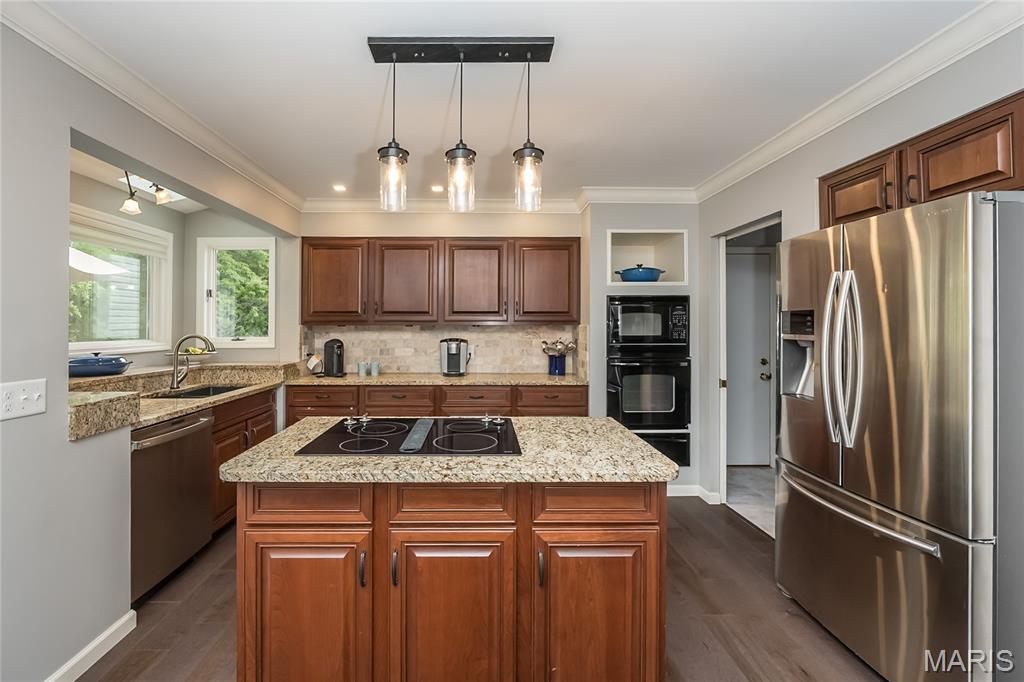 1712 Eldon Ridge Court
