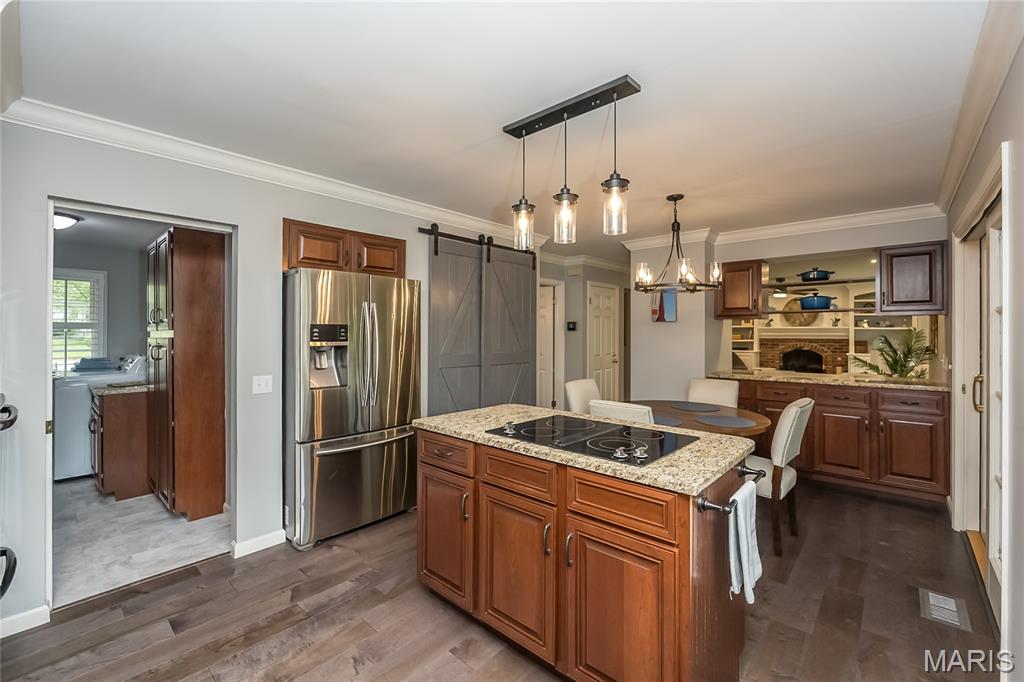 1712 Eldon Ridge Court