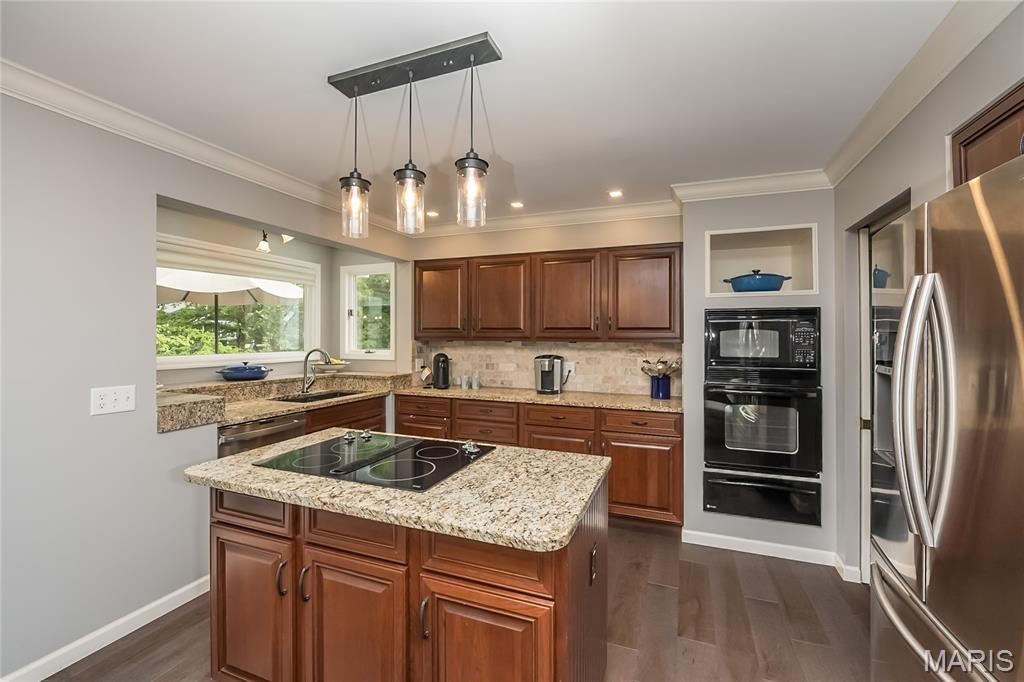 1712 Eldon Ridge Court