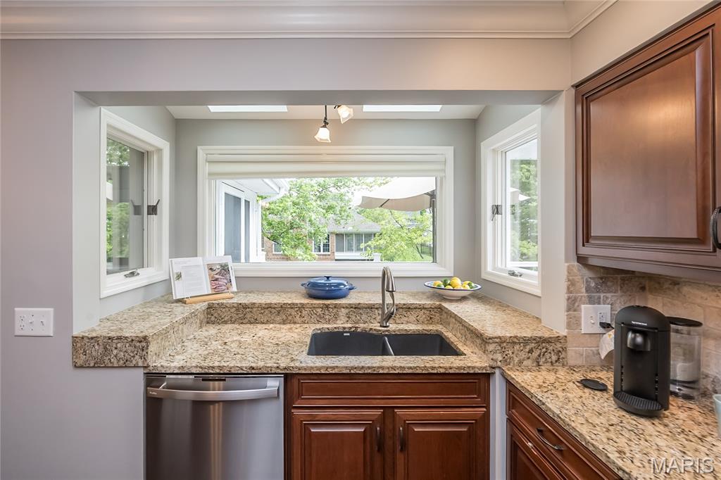 1712 Eldon Ridge Court