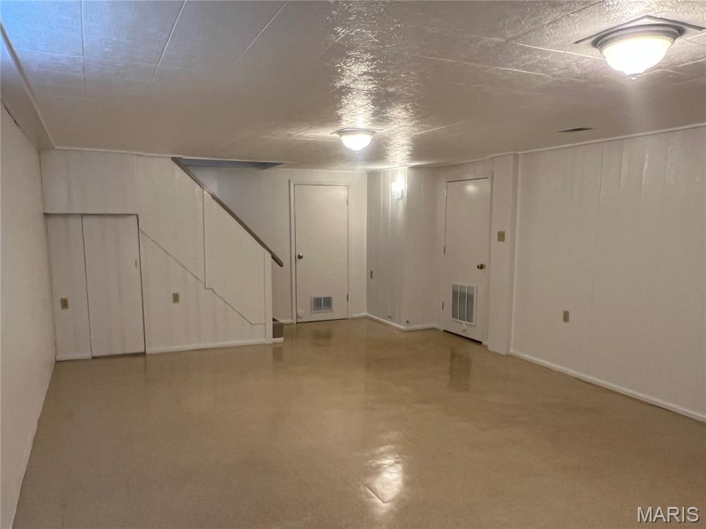 2854 Lawndell Drive