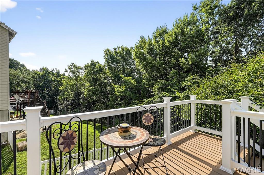 12 Compass Pointe Court