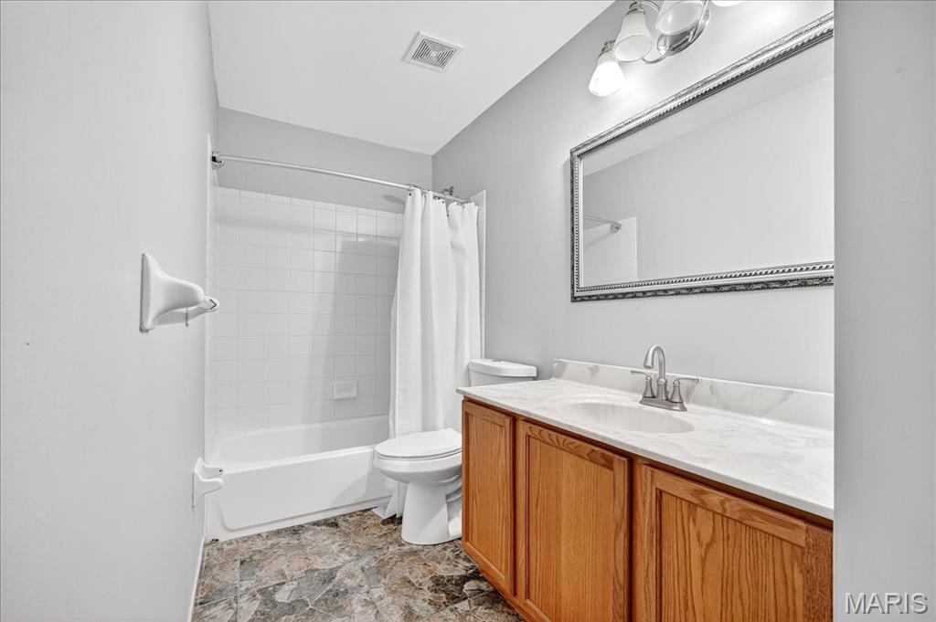 12 Compass Pointe Court