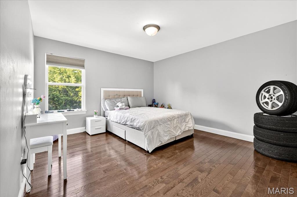 12 Compass Pointe Court