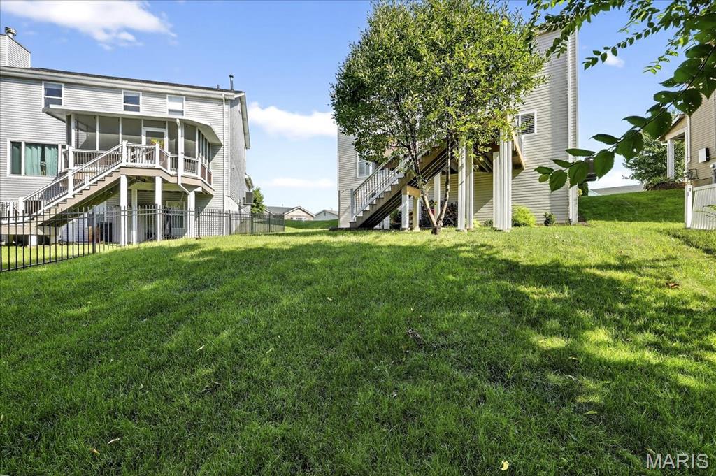 12 Compass Pointe Court