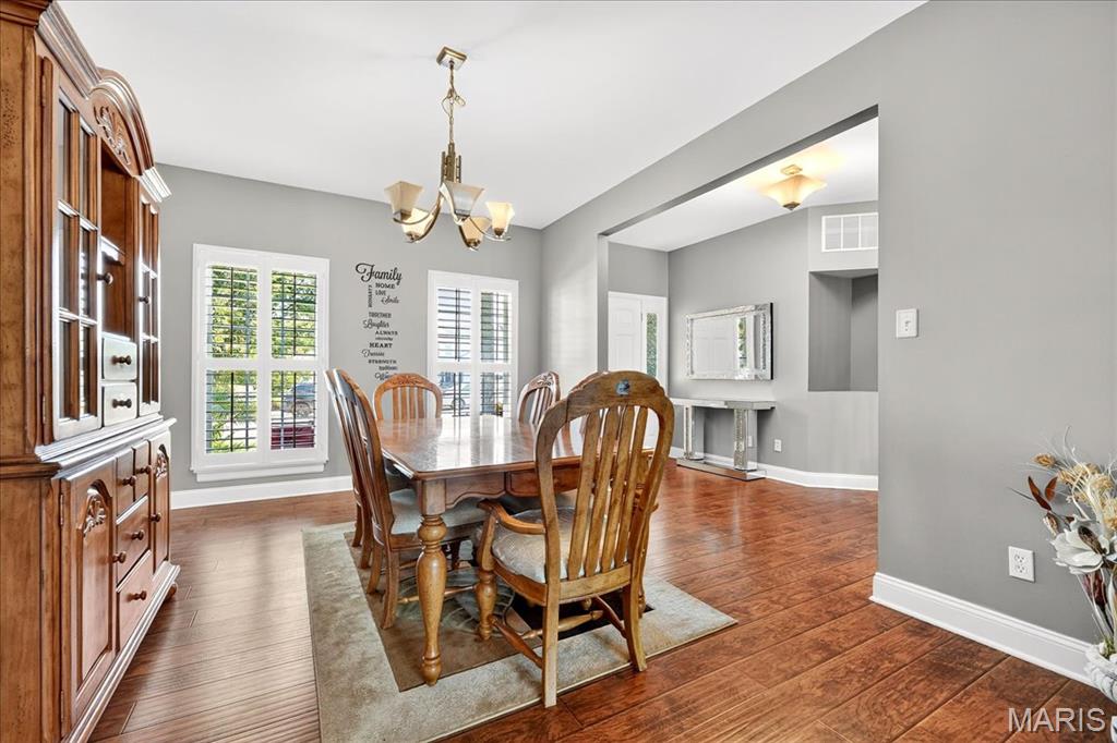 12 Compass Pointe Court