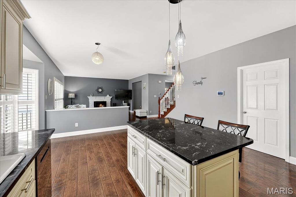 12 Compass Pointe Court