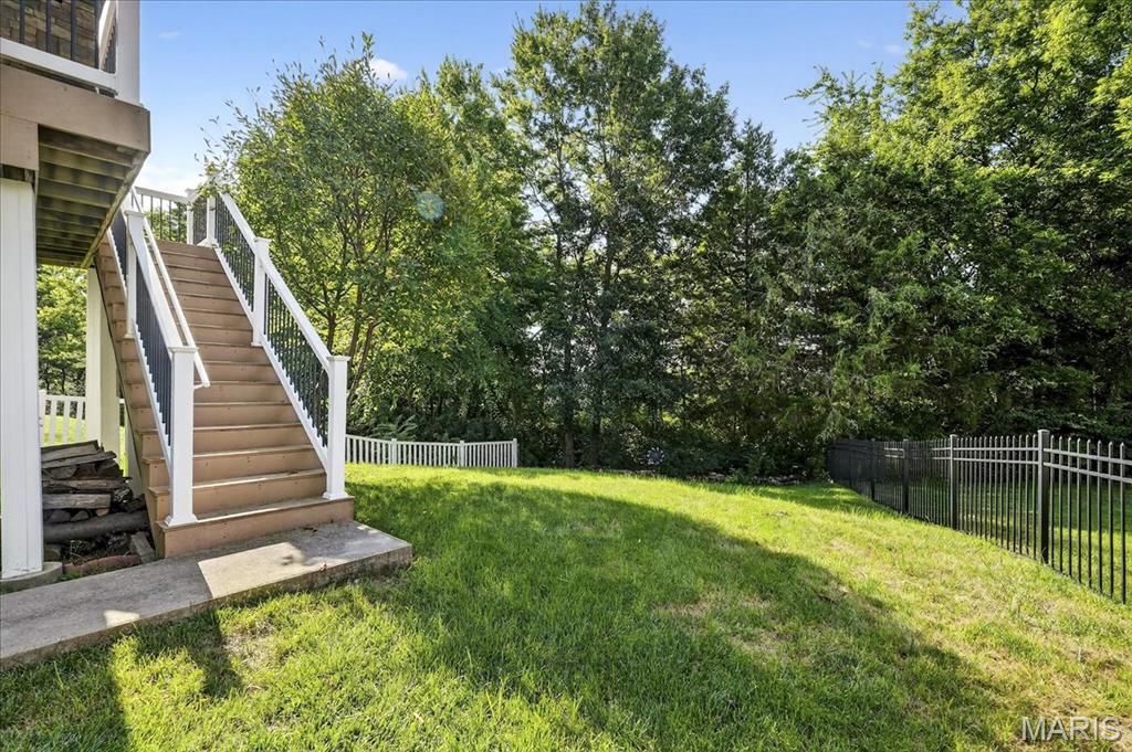 12 Compass Pointe Court