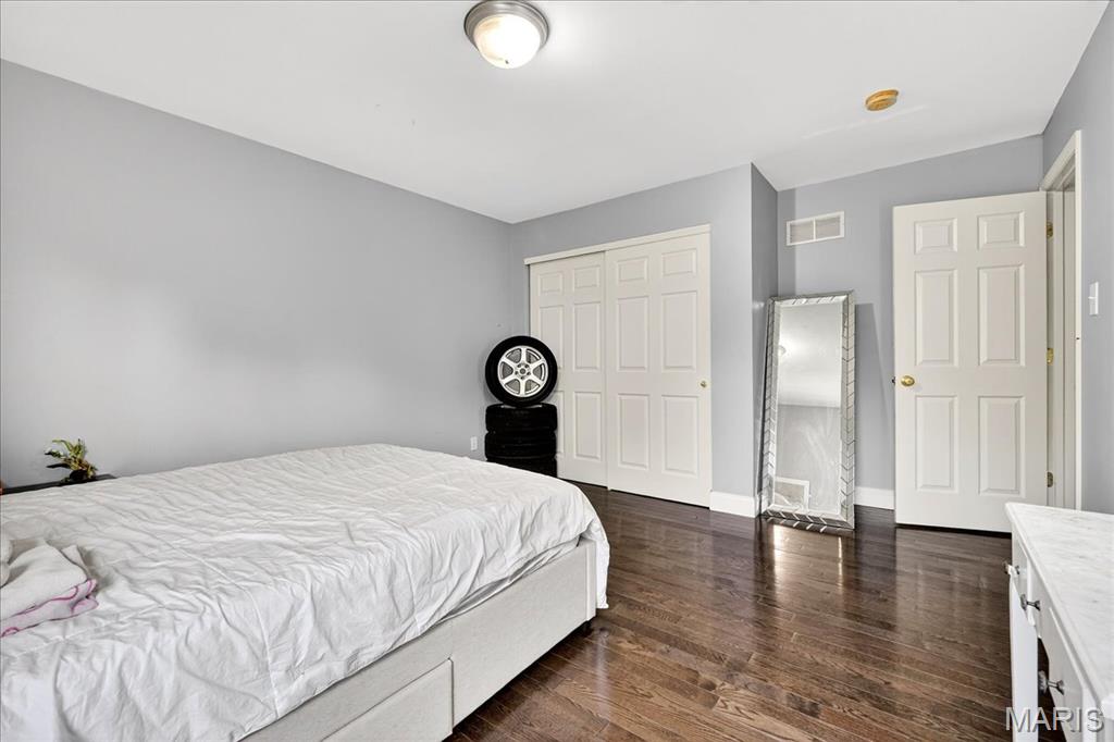 12 Compass Pointe Court