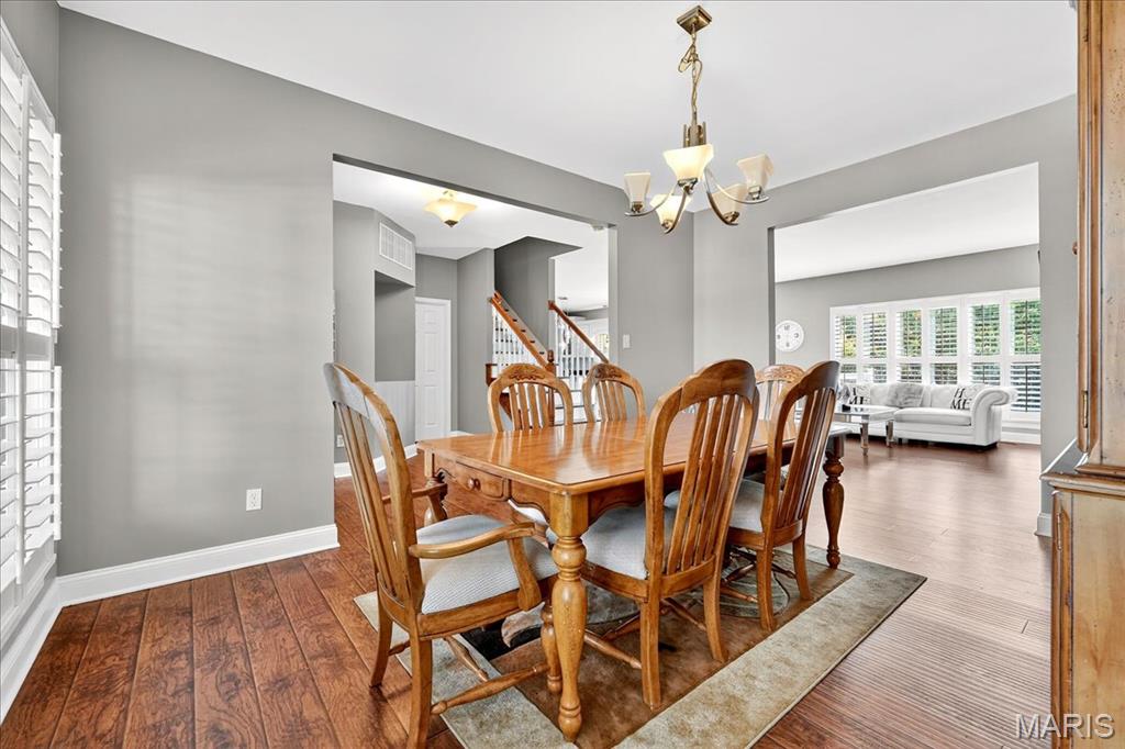 12 Compass Pointe Court