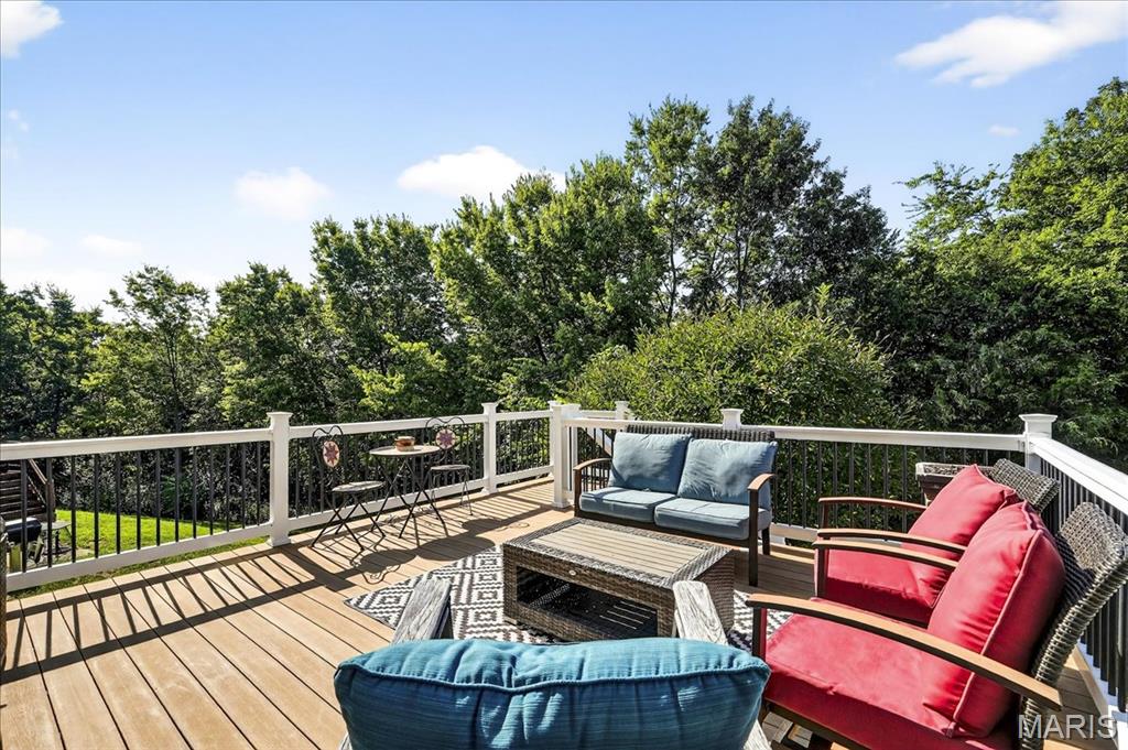 12 Compass Pointe Court