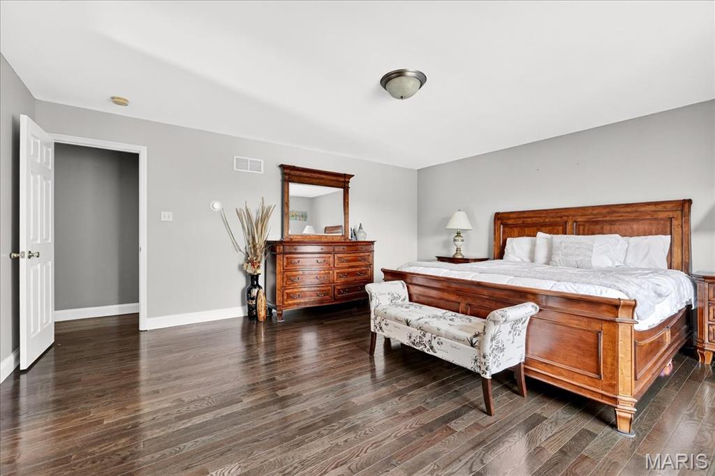 12 Compass Pointe Court