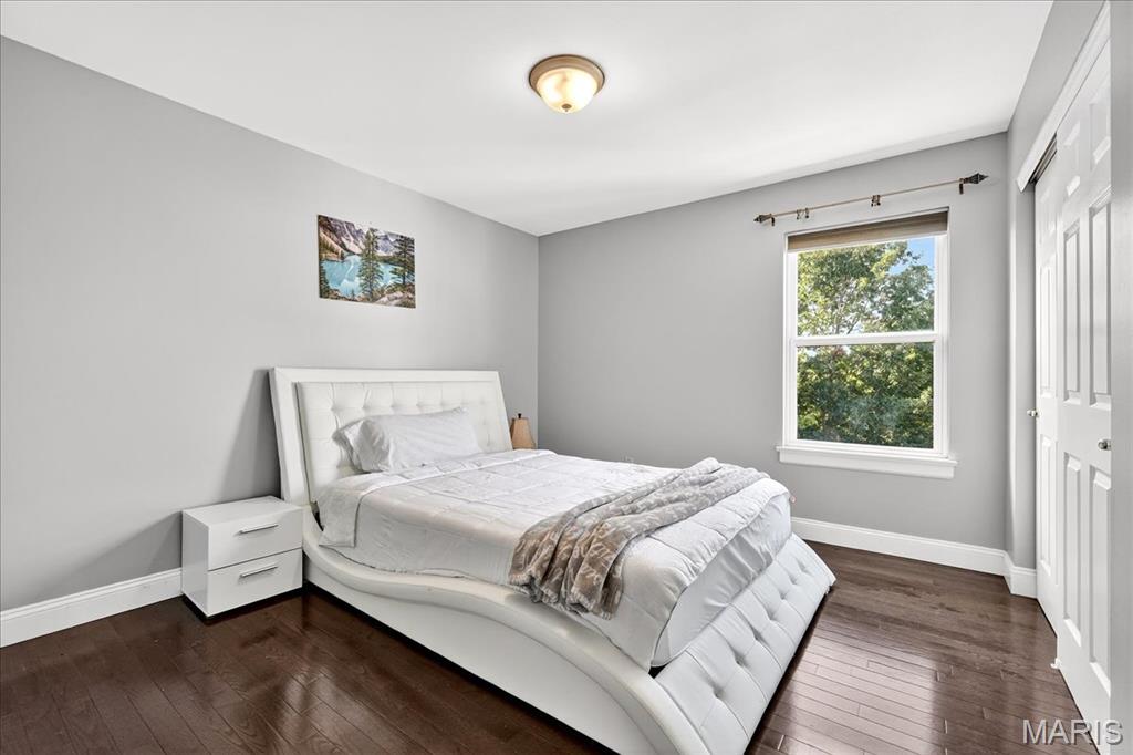 12 Compass Pointe Court