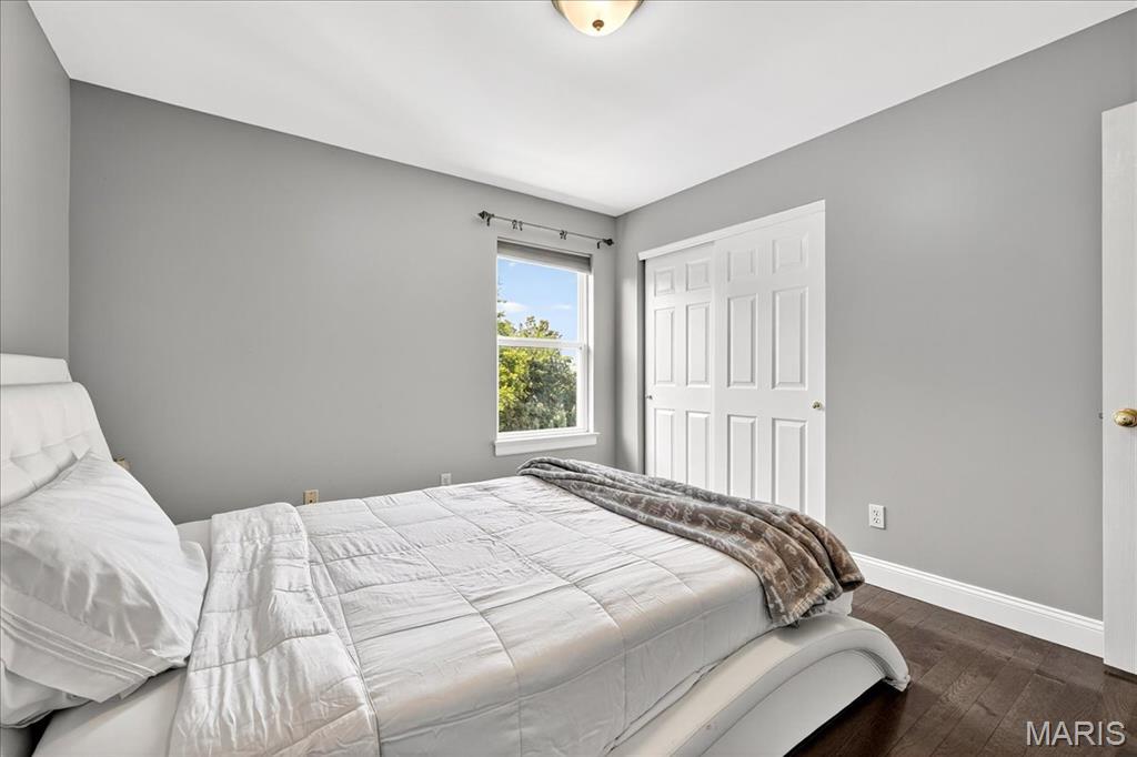 12 Compass Pointe Court